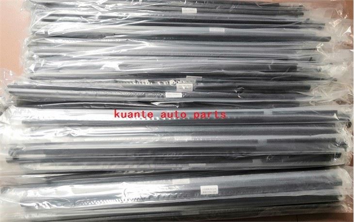 Car Door Window Outer Weatherstrip For Toyota Landcruiser 1998-2007 FZJ100